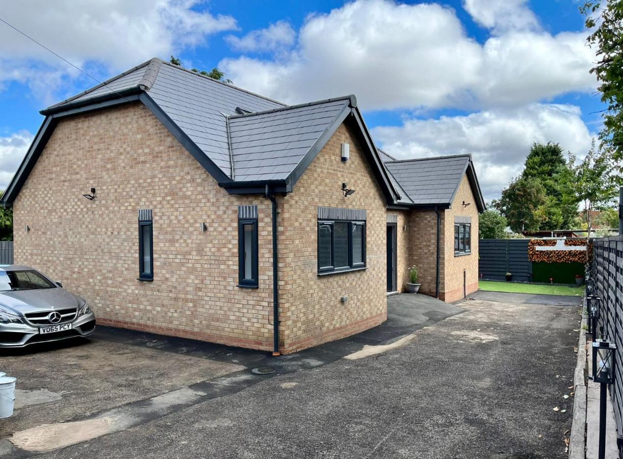 Cheerful 4 Bedroom Luxury House With Free Parking *